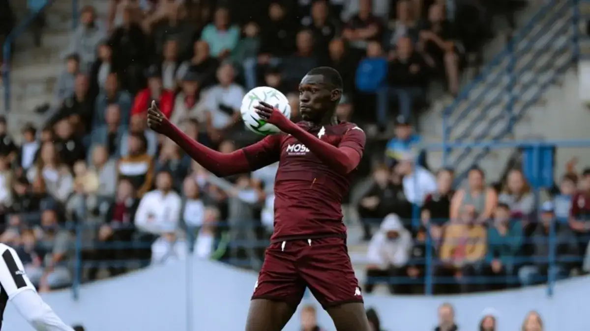 Galatasaray haalt 2-meter lange spits Pape Moussa Fall binnen