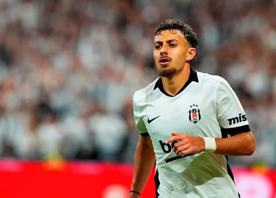 Engelse clubs tonen interesse in Beşiktaş-talent İlhan Fakılı