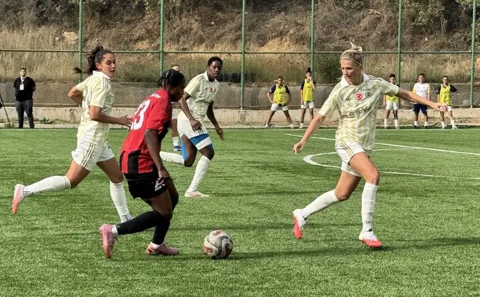 Fenerbahçe arsaVev verliest voor het eerst punten na 1-1 gelijkspel tegen Yüksekovaspor