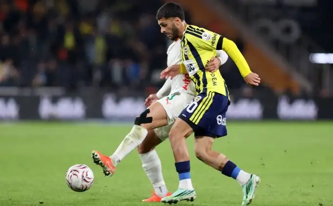 Aston Villa volgt Oğuz Aydın na opvallende prestatie tegen Fenerbahçe