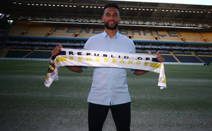 Steven Caulker na Fenerbahçe-periode zoekt nieuwe baan via LinkedIn